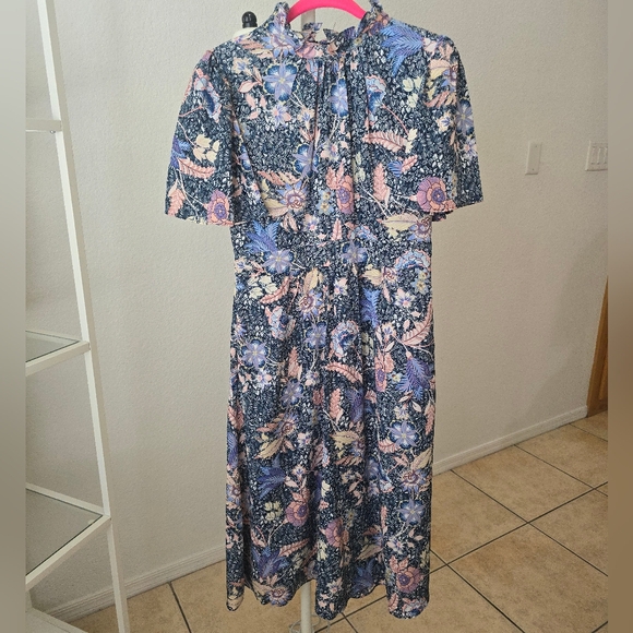 Julia Jordan Midi Dress - Picture 2 of 7